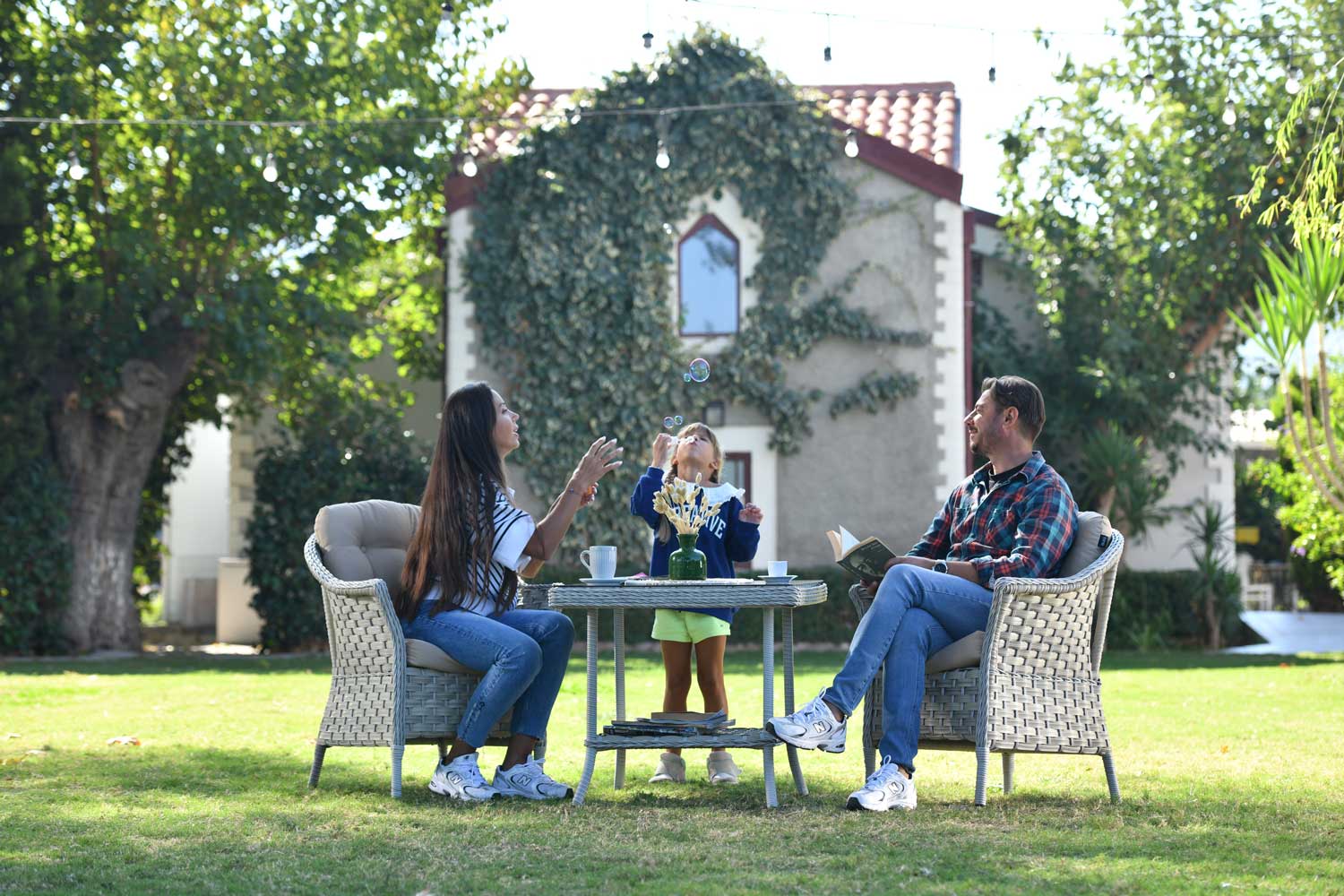 Bahama Rattan Mini Oturma Seti (1-1-Sehpa) Fotoğrafı