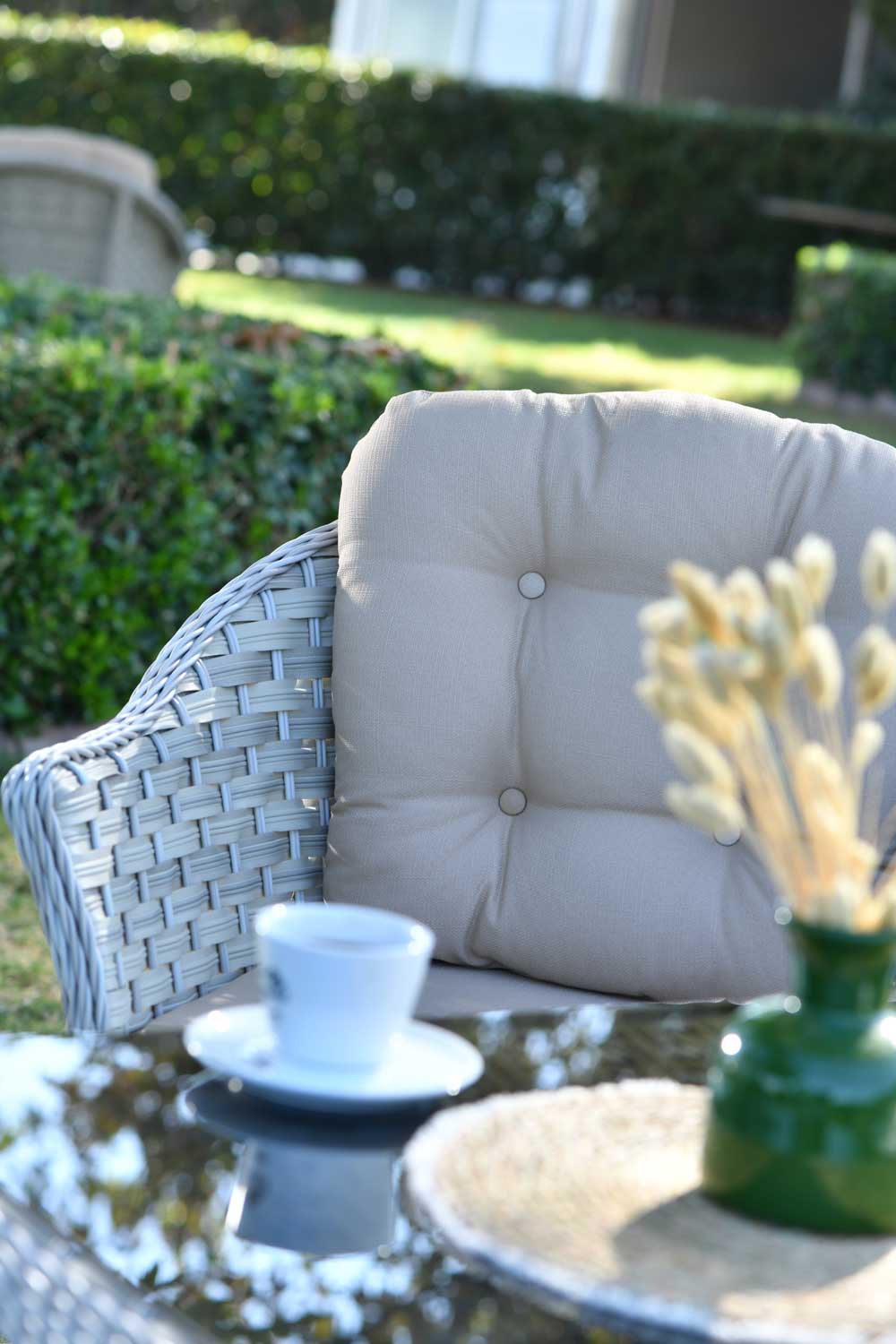 Bahama Rattan Mini Oturma Seti (1-1-Sehpa) Fotoğrafı